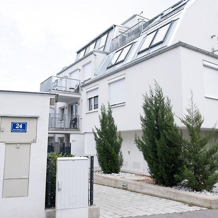 Modern Apartment With Tiny Garden Near City Center Wenen Buitenkant foto