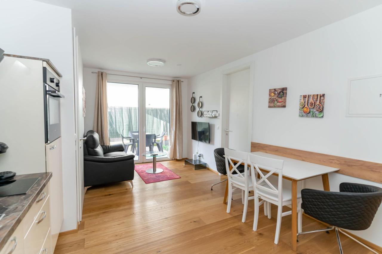 Modern Apartment With Tiny Garden Near City Center Wenen Buitenkant foto