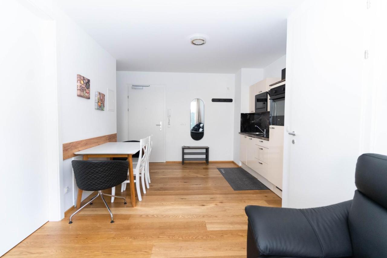 Modern Apartment With Tiny Garden Near City Center Wenen Buitenkant foto