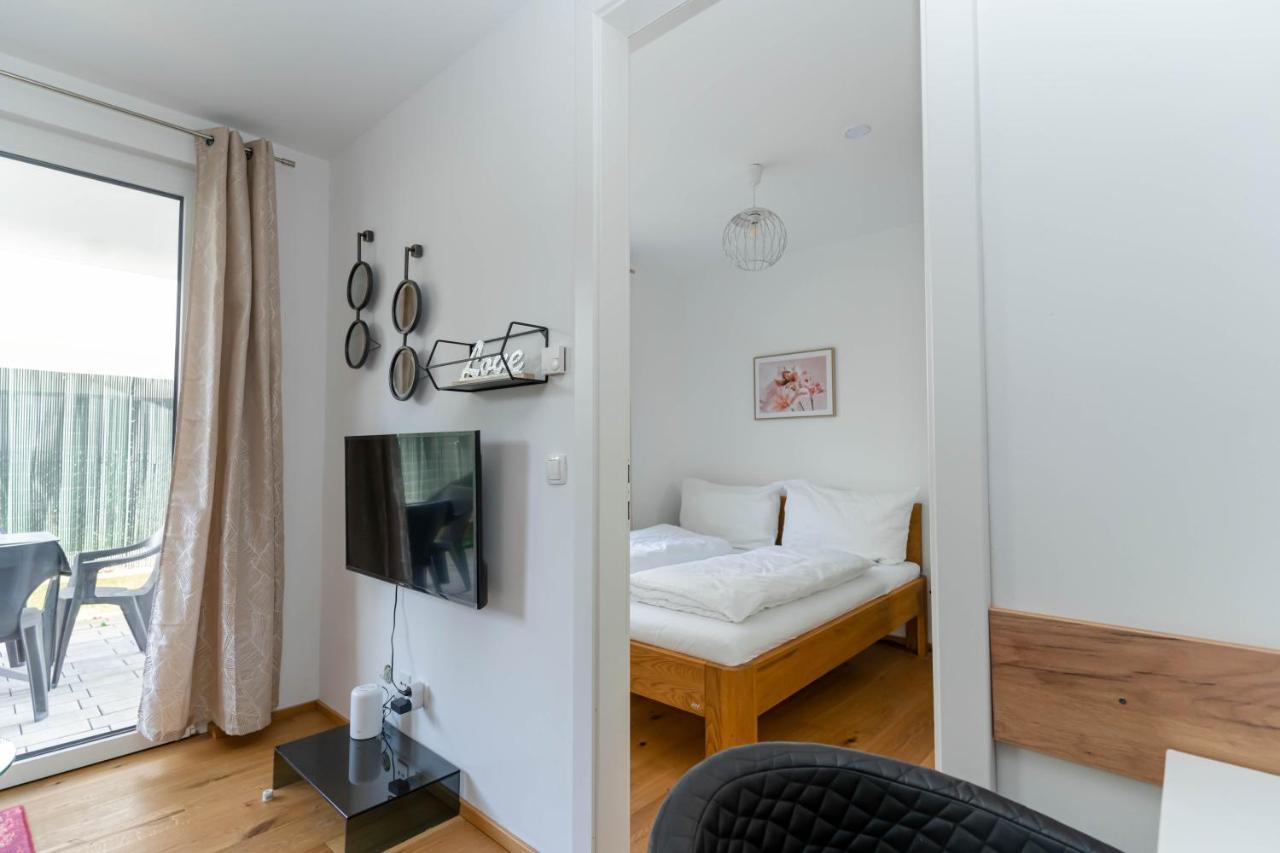 Modern Apartment With Tiny Garden Near City Center Wenen Buitenkant foto