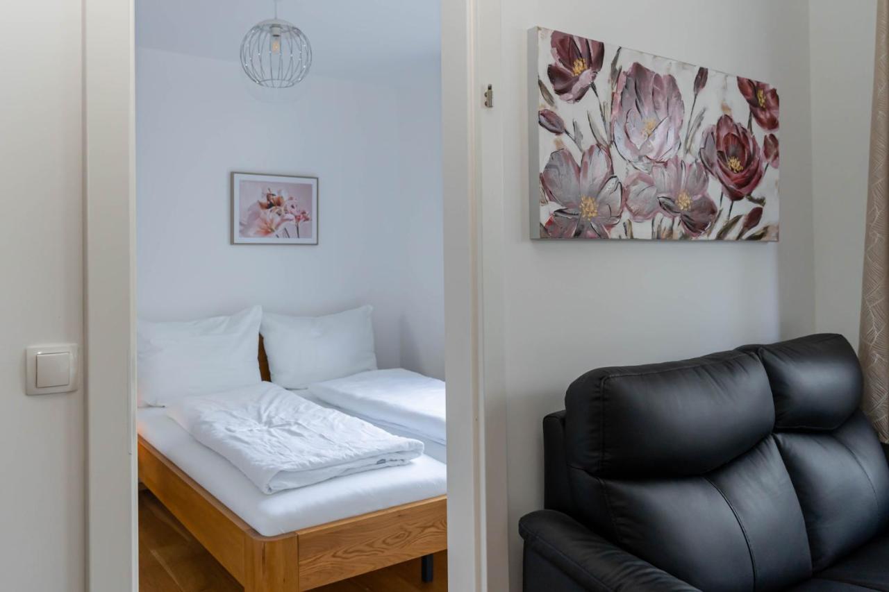 Modern Apartment With Tiny Garden Near City Center Wenen Buitenkant foto