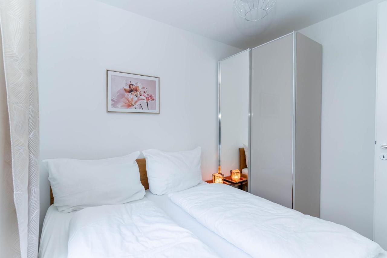 Modern Apartment With Tiny Garden Near City Center Wenen Buitenkant foto