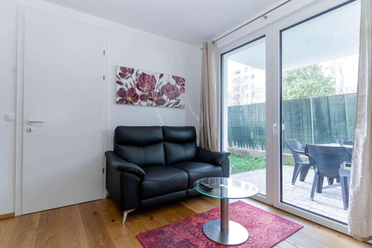 Modern Apartment With Tiny Garden Near City Center Wenen Buitenkant foto